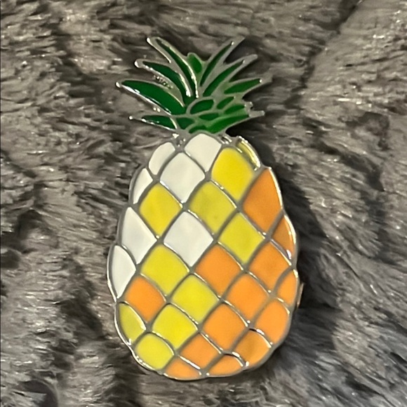 NWT Pineapple Fruit Lapel Pin Brooch - Picture 3 of 4